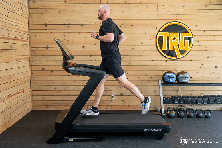 NordicTrack 2450 Man Running