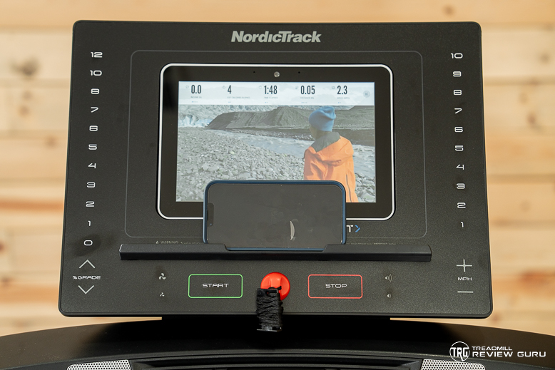 NordicTrack EXP10i - phone holder
