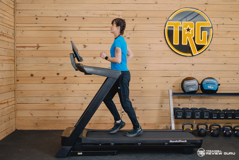 NordicTrack T Series 10 - action running