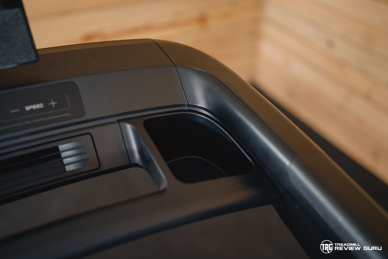 NordicTrack T Series 10 - cup holder