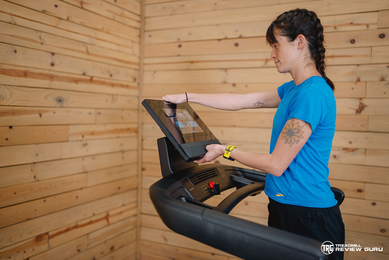 NordicTrack T Series 10 - tilt screen