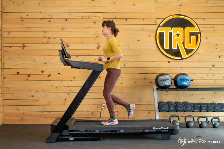 NordicTrack T Series 16 - Treadmill Runner
