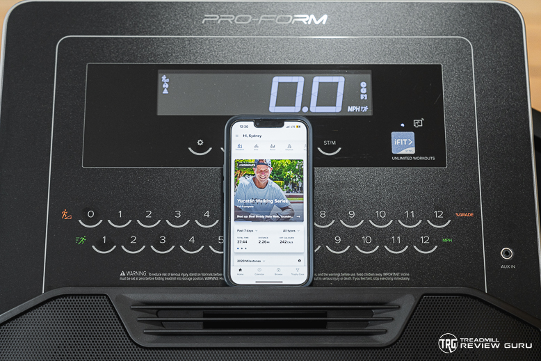 Proform Carbon TLX - phone holder