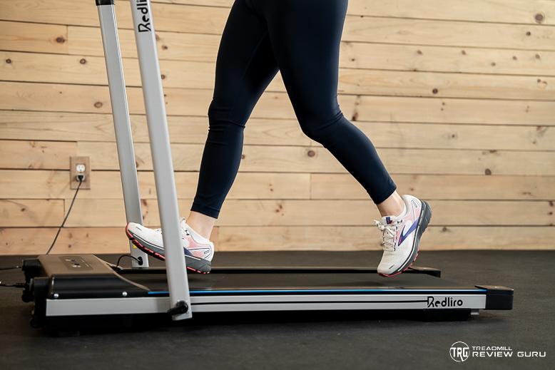 Redliro 2-in1 Woman Running